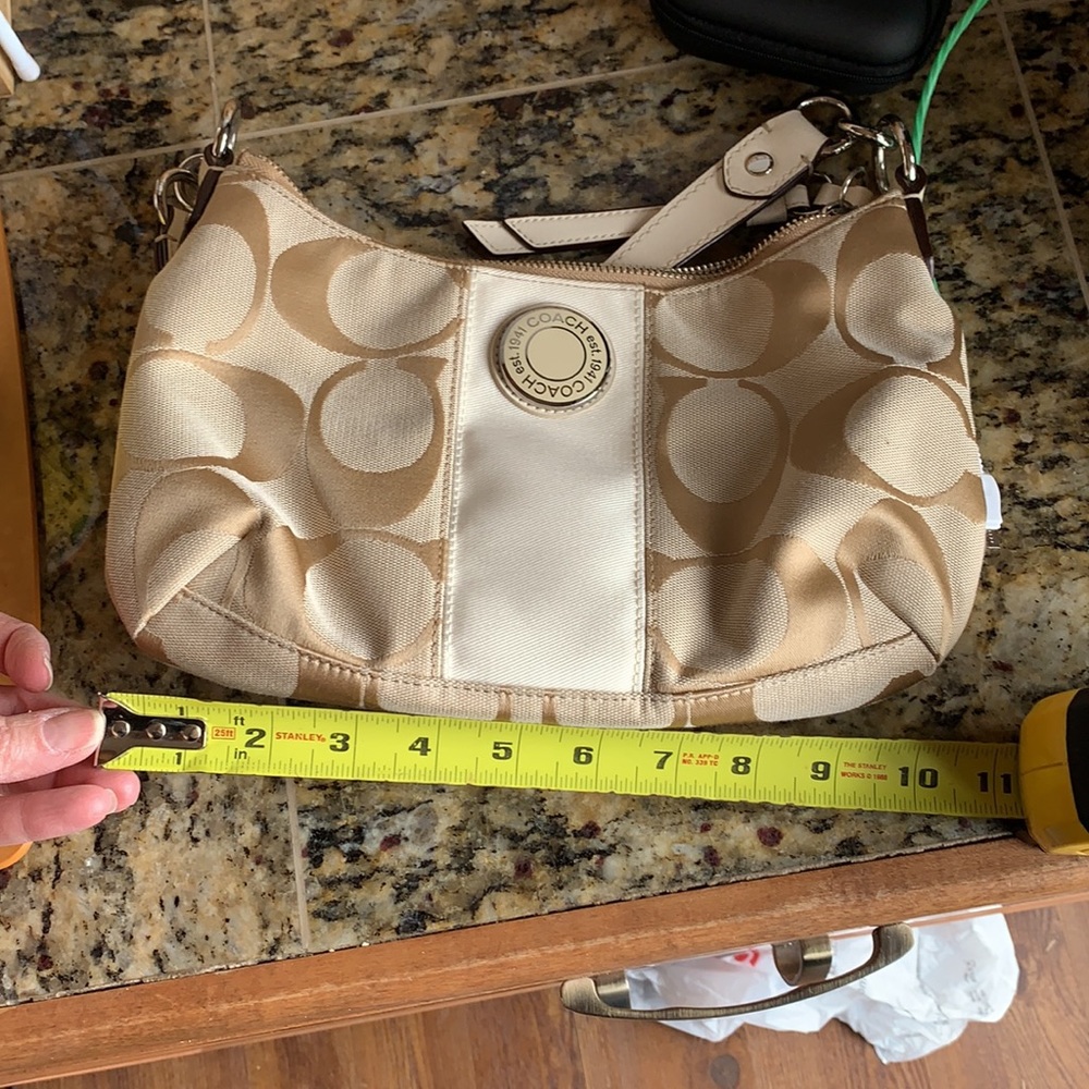 Coach beige purse - Picture 6 of 7